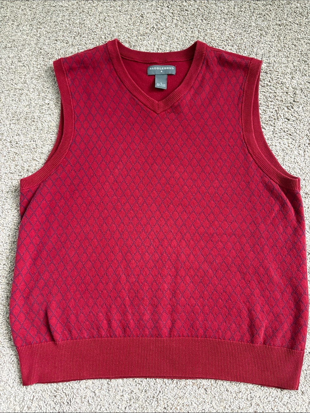 Saddlebred Men’s Crimson Red Diamond-Pattern V-Neck Sweater Vest